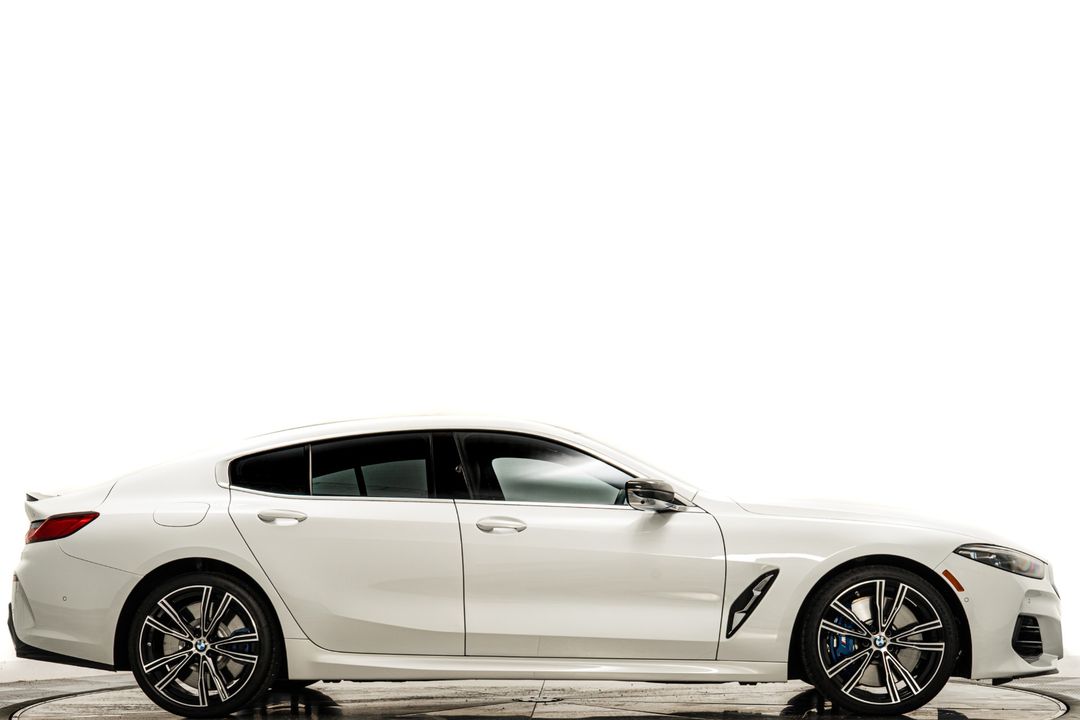 2025 BMW M850i