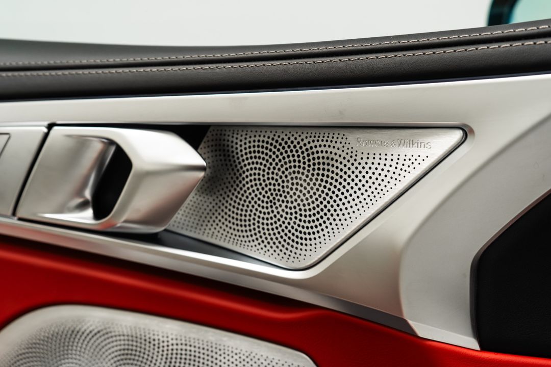 2025 BMW M850i