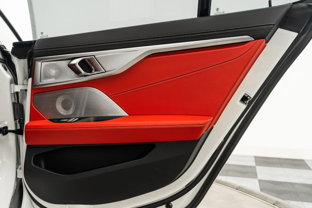 2025 BMW M850i