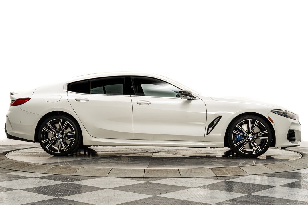 2025 BMW M850i