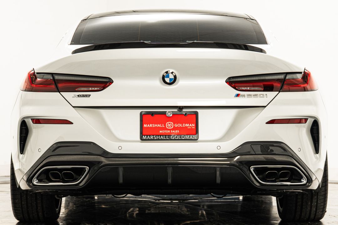 2025 BMW M850i