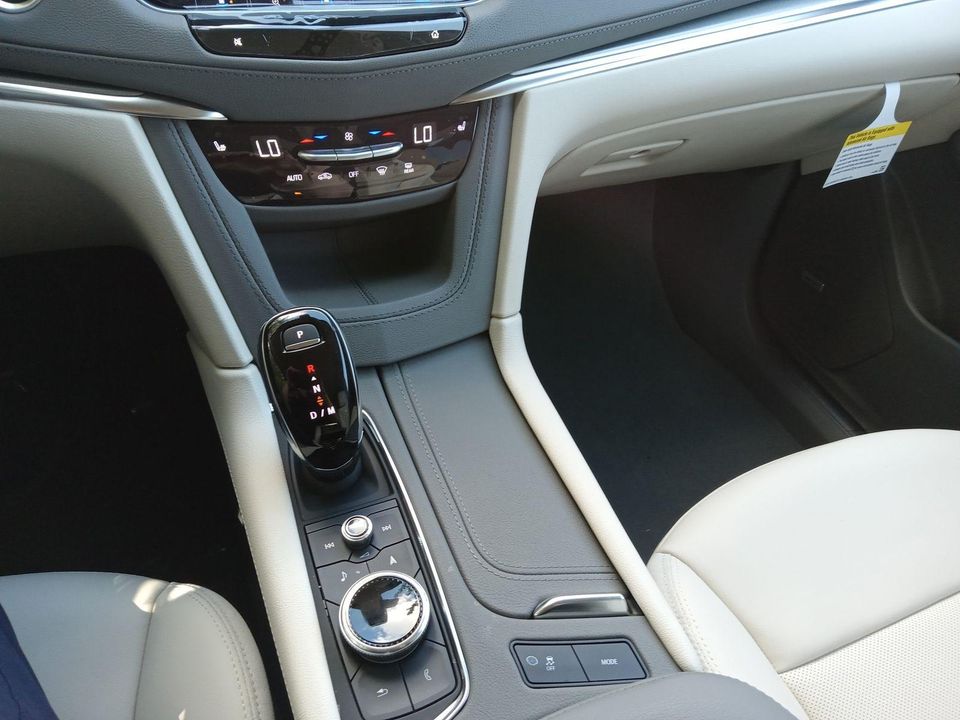2025 Cadillac XT5