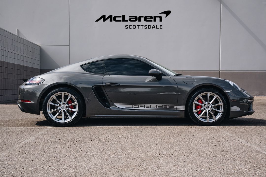 2019 PORSCHE 718
