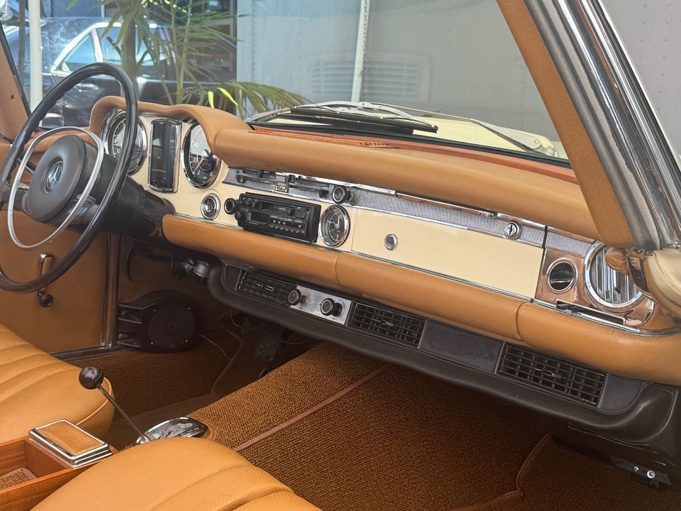 1971 Mercedes-Benz 280SL