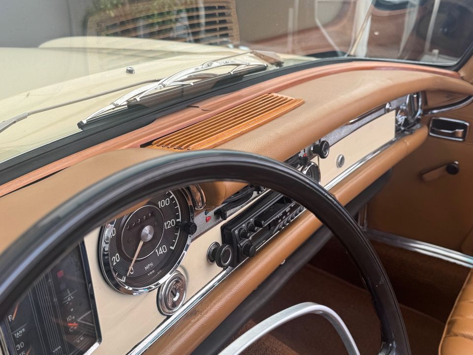 1971 Mercedes-Benz 280SL