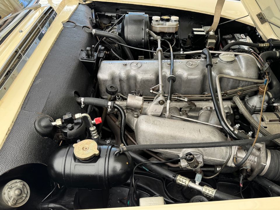 1971 Mercedes-Benz 280SL