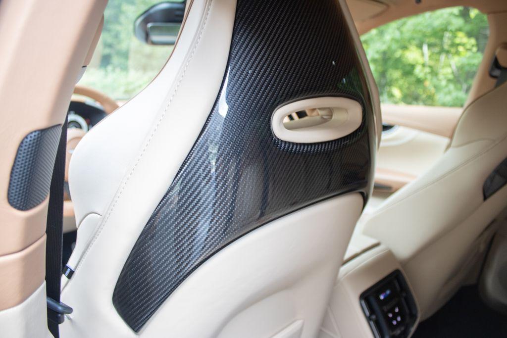 2025 Aston Martin DBX
