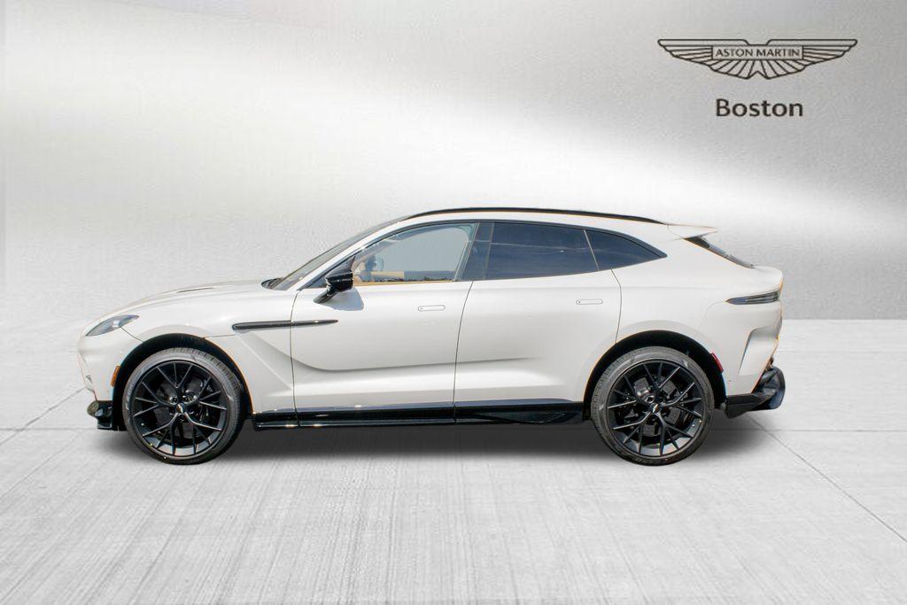 2025 Aston Martin DBX