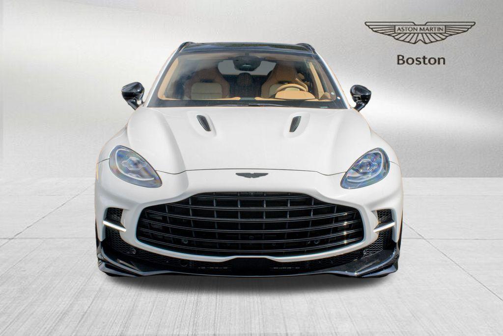 2025 Aston Martin DBX