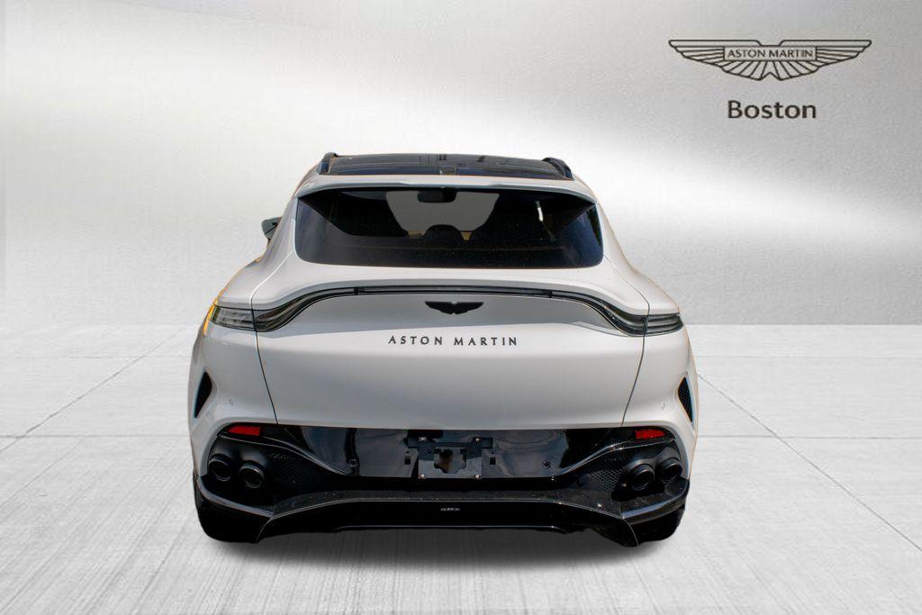 2025 Aston Martin DBX