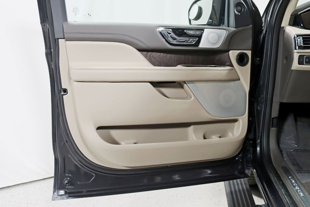 2022 Lincoln Navigator L