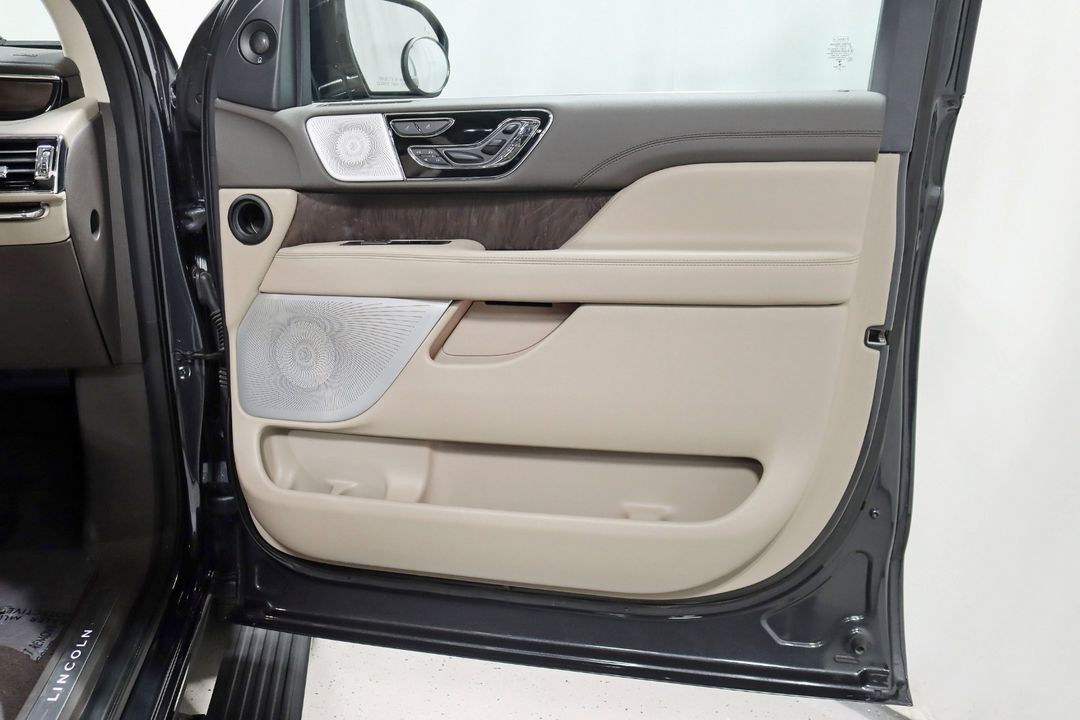 2022 Lincoln Navigator L