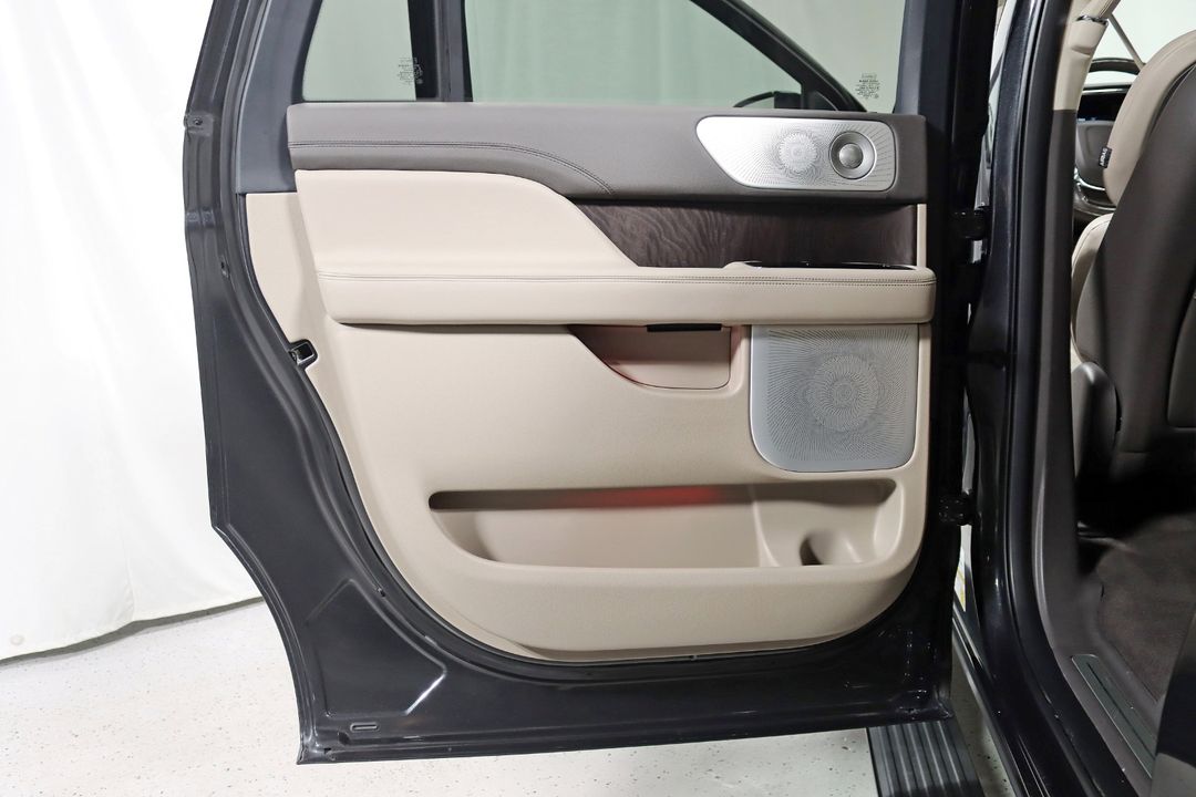 2022 Lincoln Navigator L