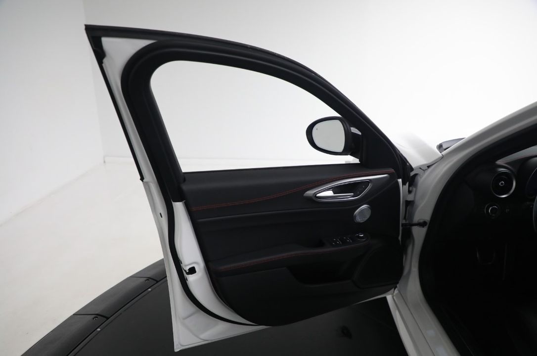 2025 Alfa Romeo Giulia