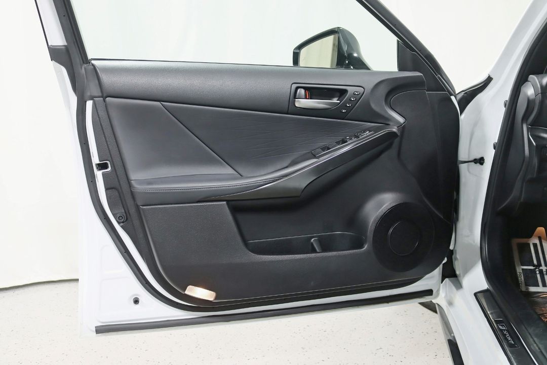 2022 Lexus IS 350