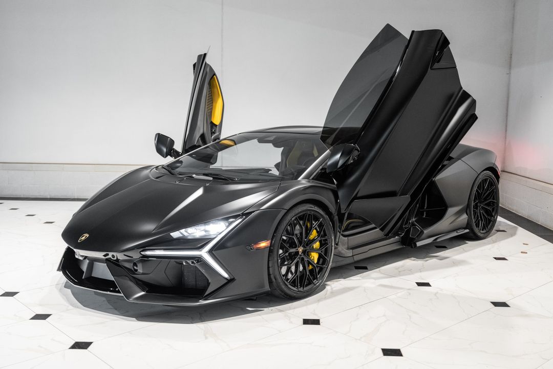2024 Lamborghini Revuelto