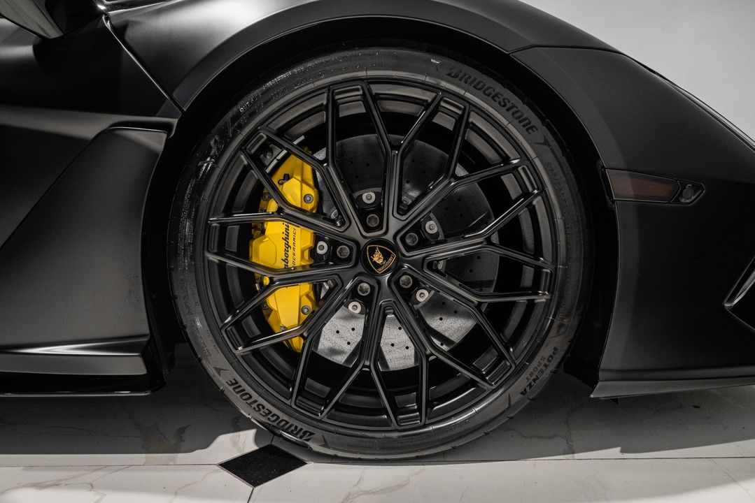 2024 Lamborghini Revuelto