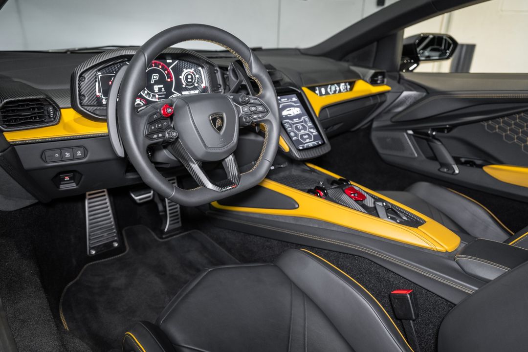 2024 Lamborghini Revuelto