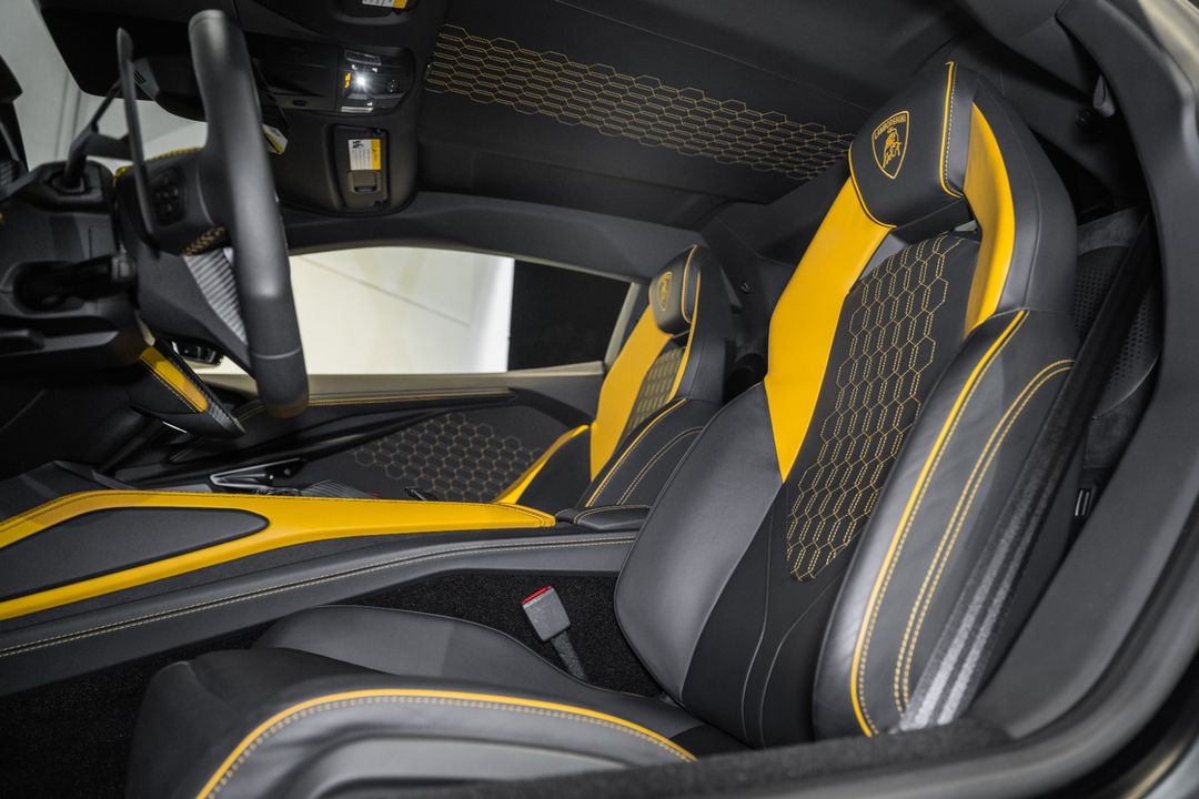 2024 Lamborghini Revuelto