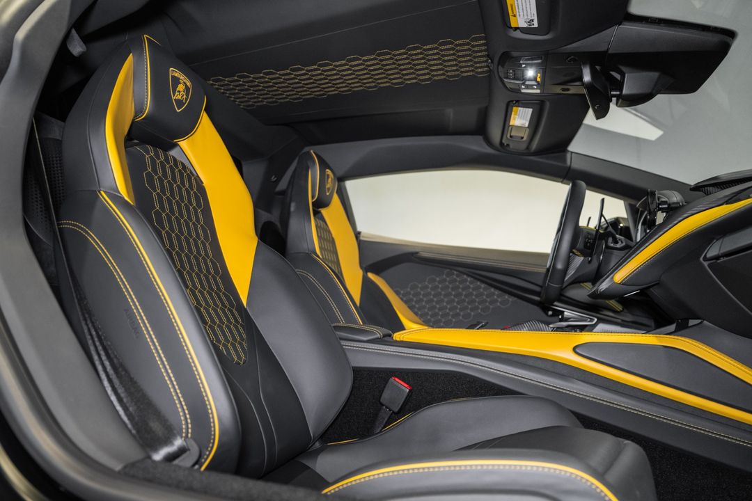 2024 Lamborghini Revuelto