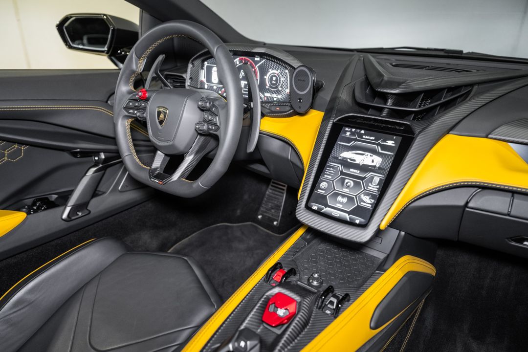 2024 Lamborghini Revuelto