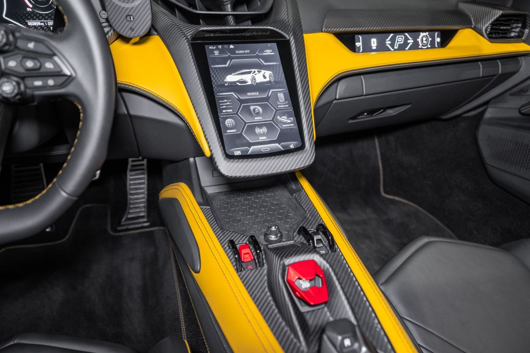 2024 Lamborghini Revuelto