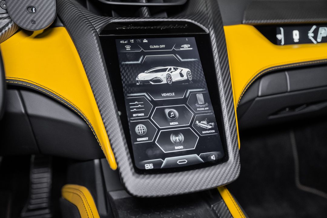 2024 Lamborghini Revuelto