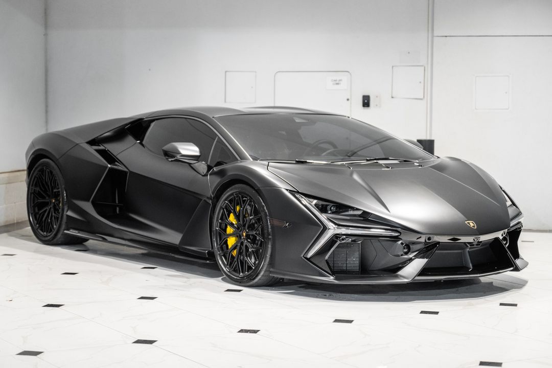 2024 Lamborghini Revuelto