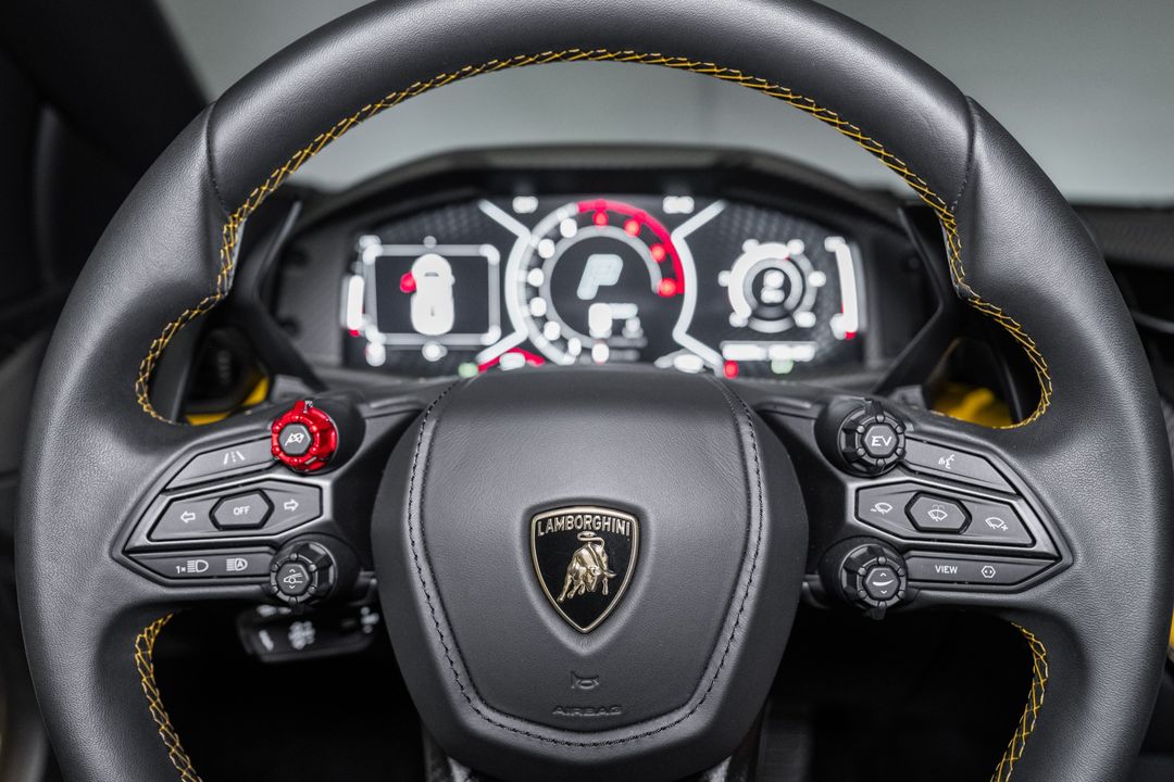 2024 Lamborghini Revuelto