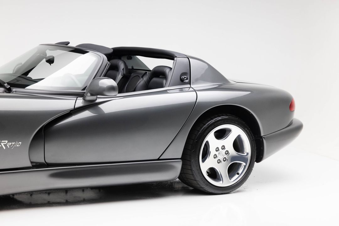 2002 Dodge Viper