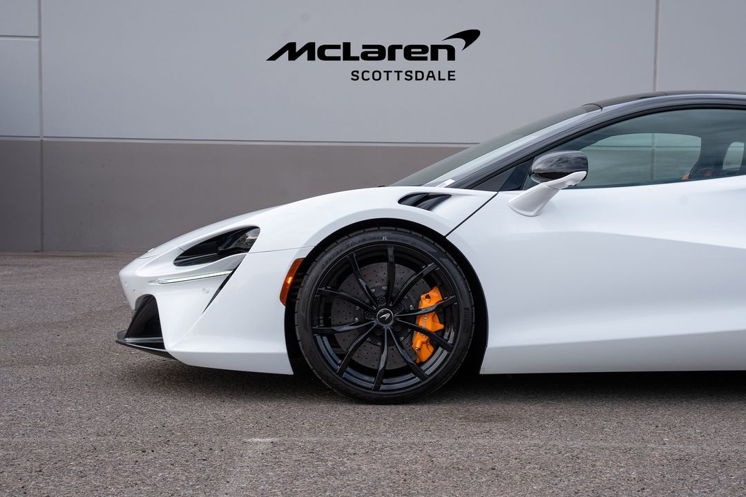 2023 MCLAREN ARTURA