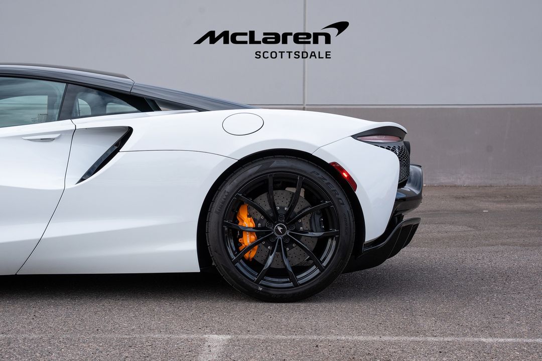 2023 MCLAREN ARTURA