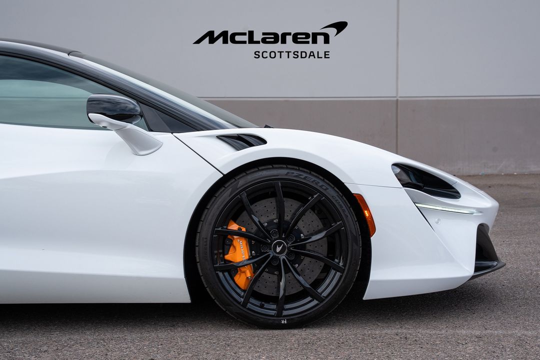 2023 MCLAREN ARTURA