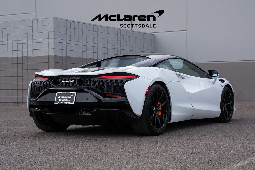 2023 MCLAREN ARTURA