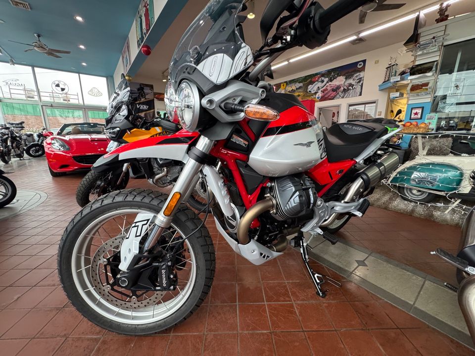 2025 Moto Guzzi V85 TT
