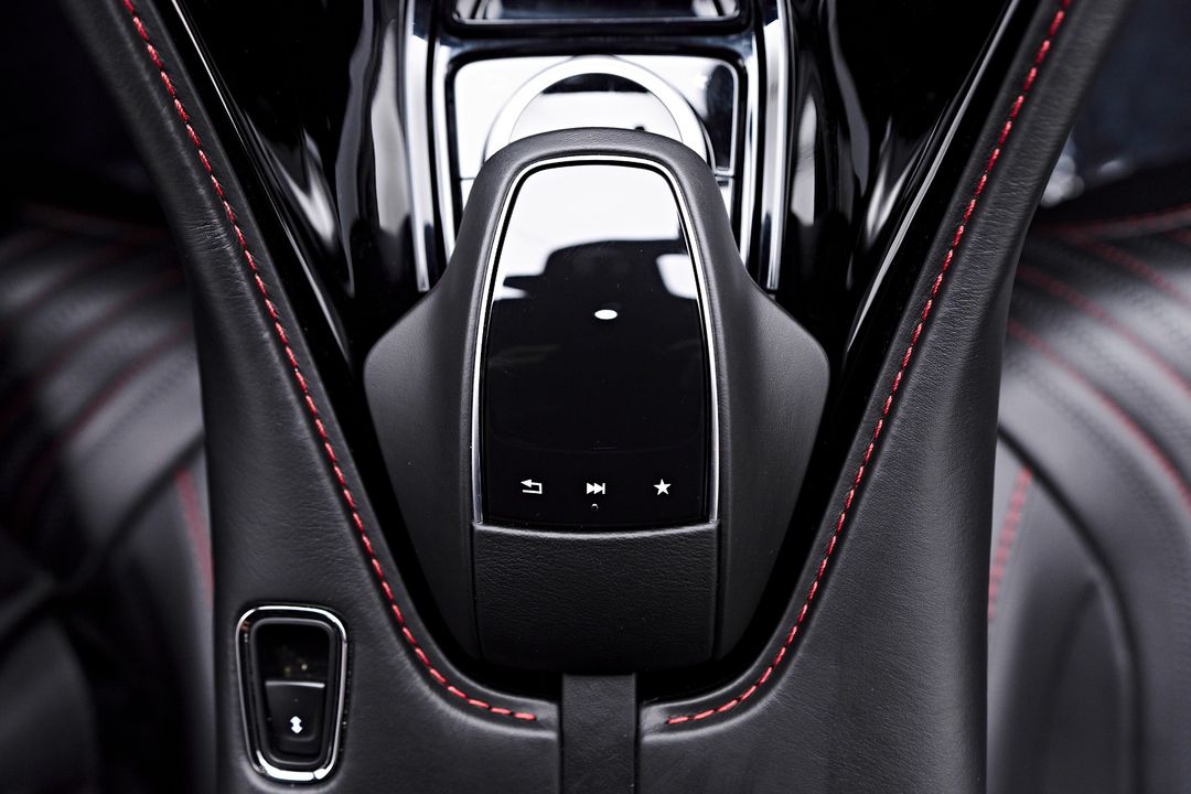 2020 Aston Martin DB11