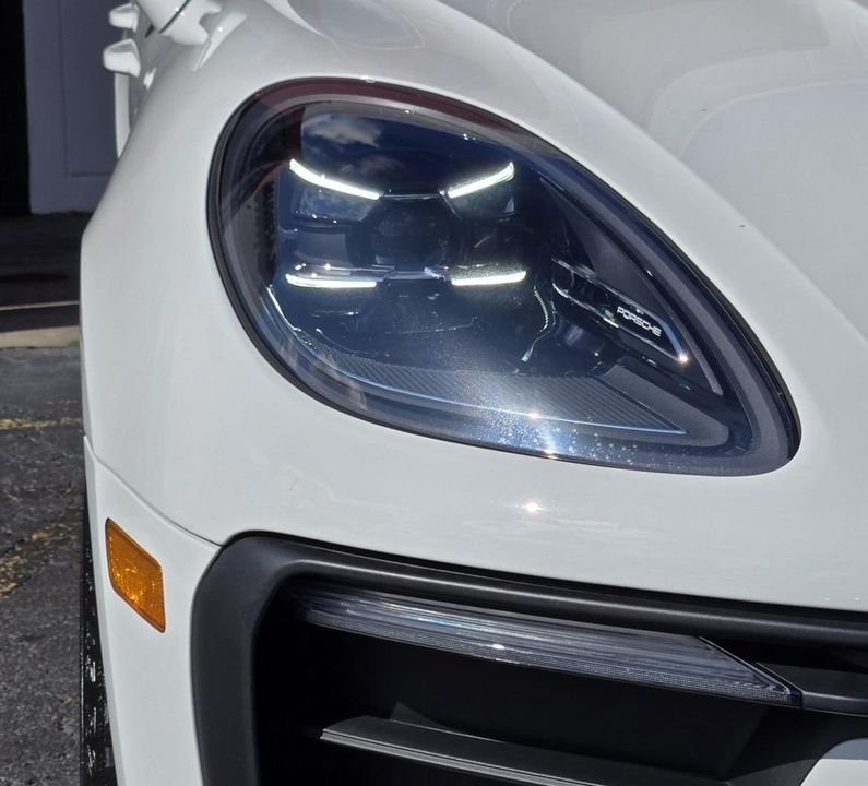 2022 Porsche Macan