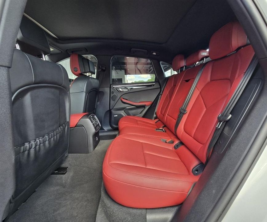 2022 Porsche Macan