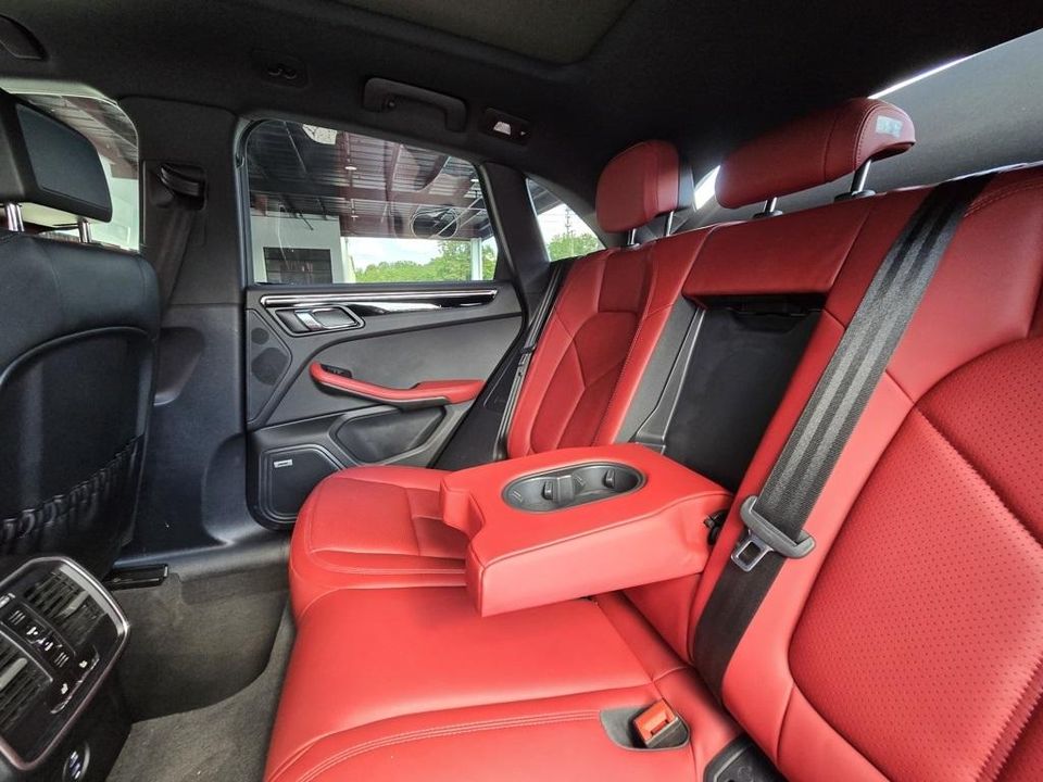 2022 Porsche Macan