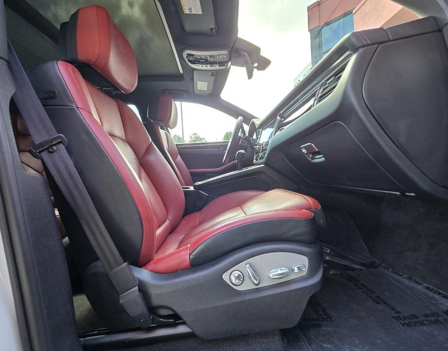 2022 Porsche Macan