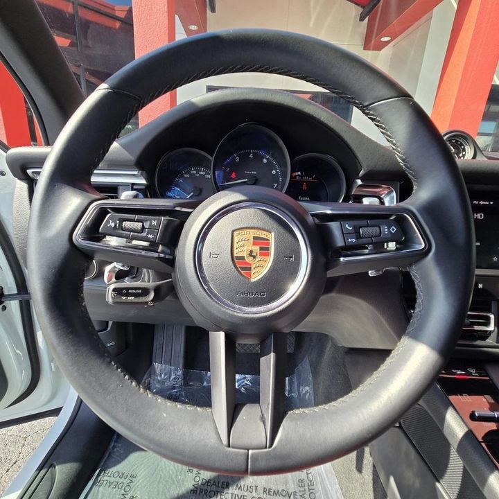 2022 Porsche Macan