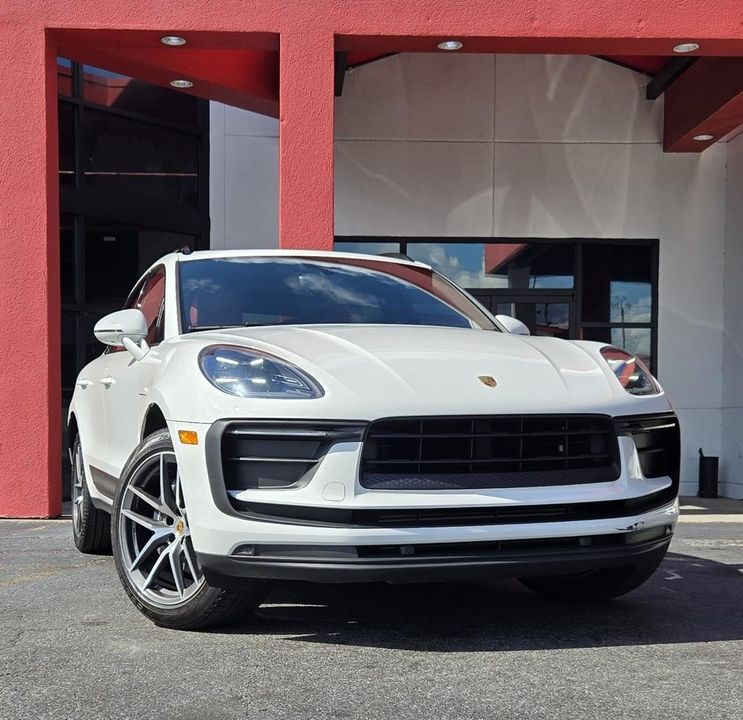 2022 Porsche Macan