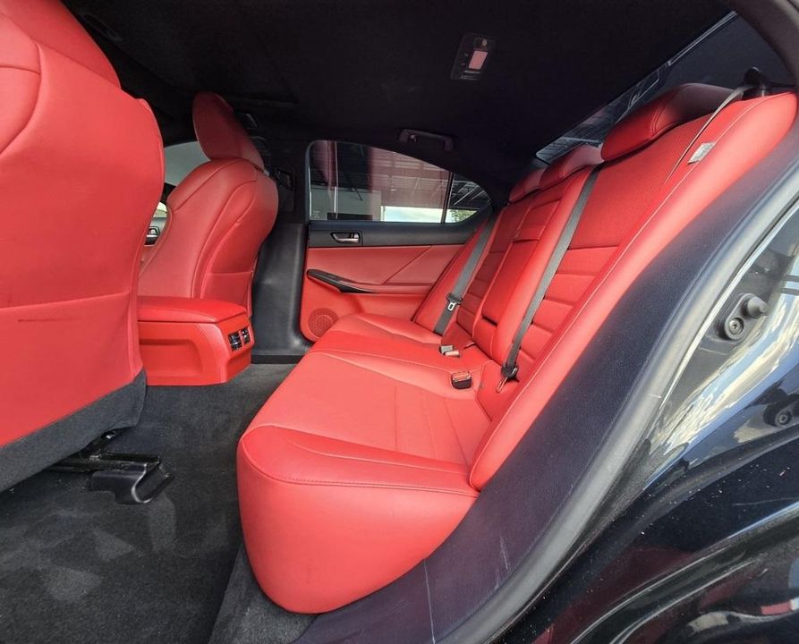2023 Lexus IS