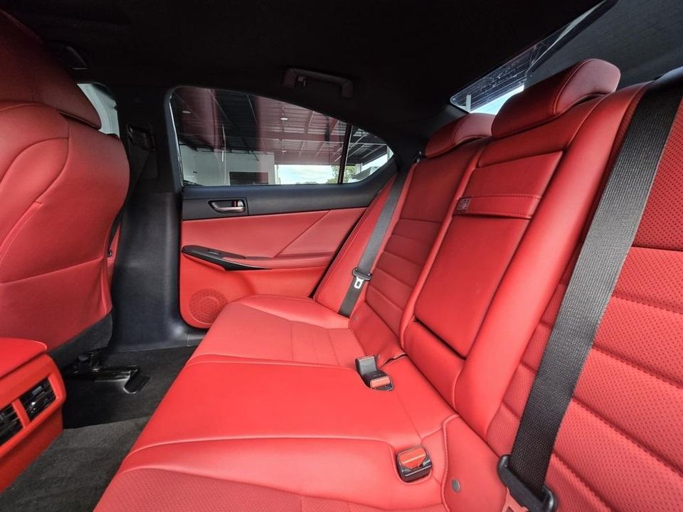 2023 Lexus IS