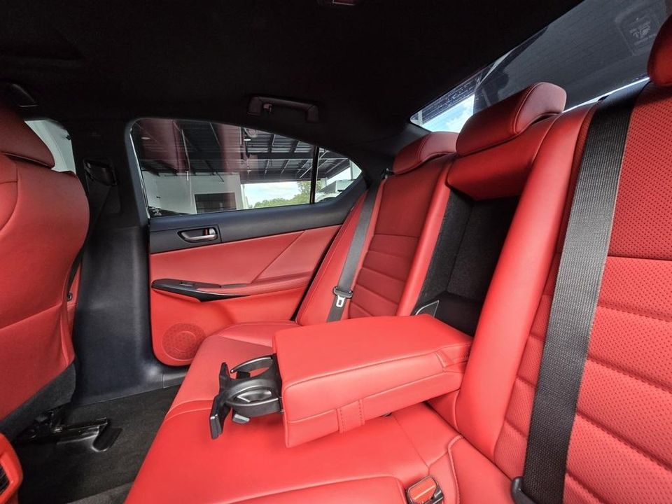 2023 Lexus IS