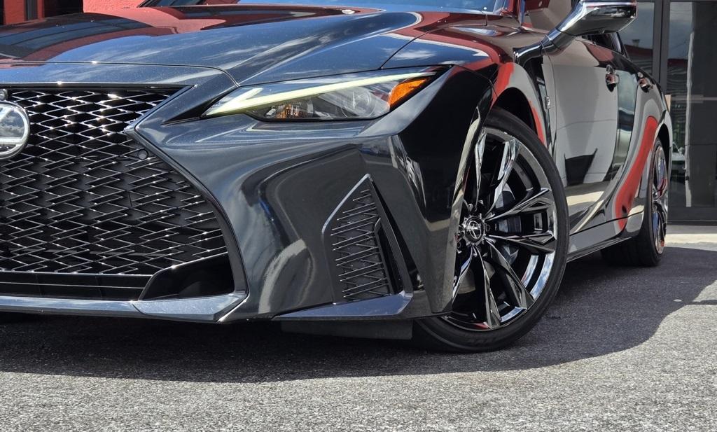 2023 Lexus IS