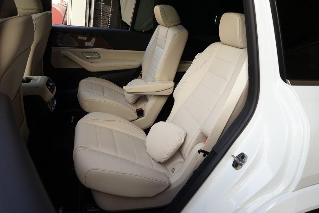 2025 Mercedes-Benz GLS