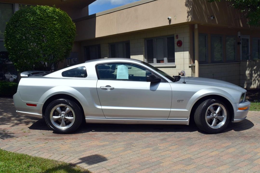 2006 Ford Mustang GT Premium Coupe 2D GT4.6L V8