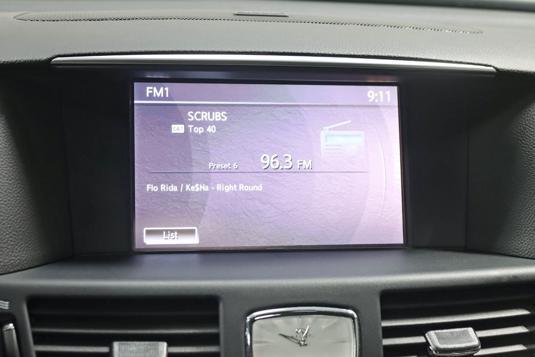 2016 INFINITI Q70
