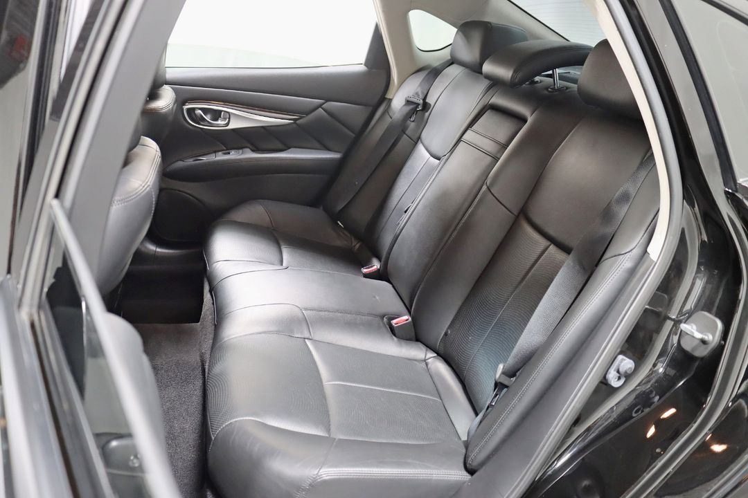 2016 INFINITI Q70